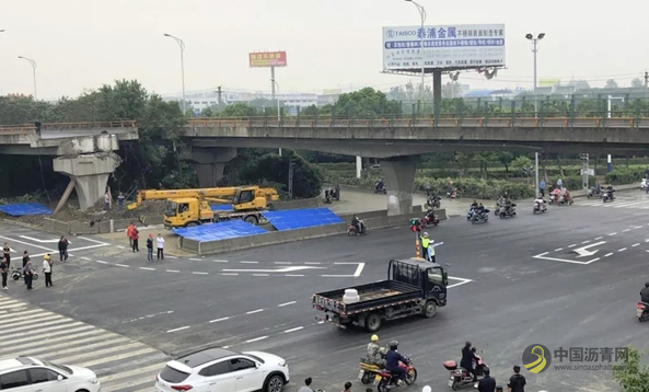 今晨7:12，锡港路312国道路口地面交通恢复！ 沥青网，sinoasphalt.com