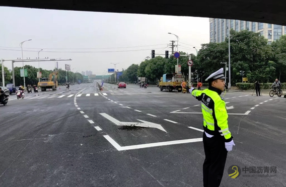 今晨7:12，锡港路312国道路口地面交通恢复！ 沥青网，sinoasphalt.com