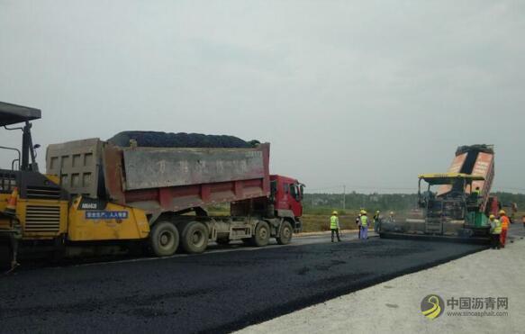 S316巢庐路（庐城至桐城段）年底完成沥青面层摊铺 明年6月全线有望建成通车 沥青网，sinoasphalt.com