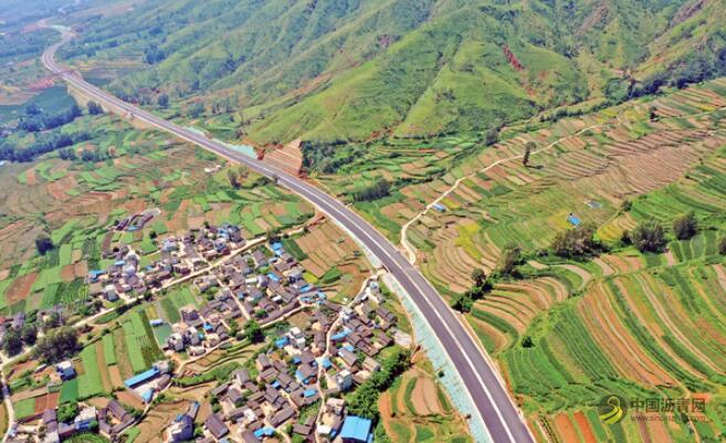 大永高速公路(丽江段)建设正酣 沥青网，sinoasphalt.com