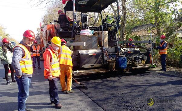 助推绿色通行 环巢湖旅游大道首次引进“修路神器” 沥青网，sinoasphalt.com