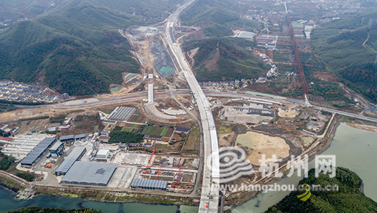 杭州“二绕”湖州段进入沥青铺设阶段 明年11月底具备通车条件 沥青网，sinoasphalt.com