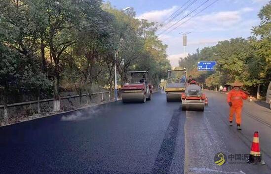 长泰：省道S318线完成沥青路面摊铺 沥青网，sinoasphalt.com