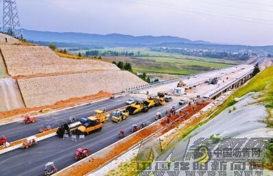 梓东路改建工程建设进入尾声 预计本月底全部完工 沥青网，sinoasphalt.com
