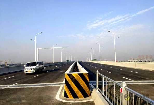 烟台塔山南路上跨蓝烟铁路立交桥工程竣工通车 沥青网，sinoasphalt.com