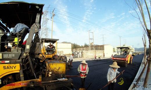 石狮：拥军路昨起摊铺沥青全线贯通 沥青网，sinoasphalt.com