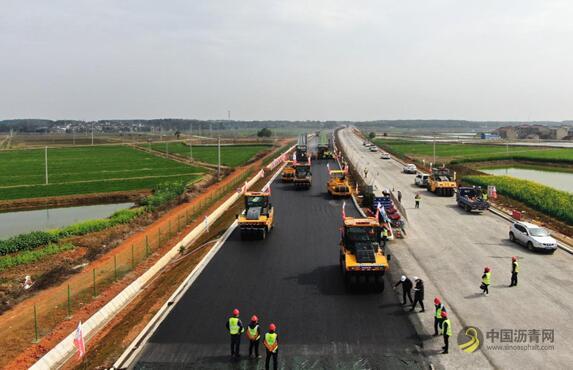 [江苏]溧高高速常州段完成沥青下面层试验段摊铺 沥青网，sinoasphalt.com