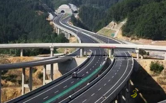 徐工成套沥青设备助力沈海高速施工 沥青网，sinoasphalt.com