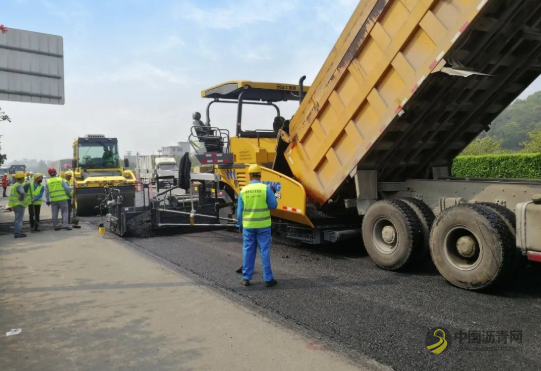 徐工成套沥青设备助力沈海高速施工 沥青网，sinoasphalt.com