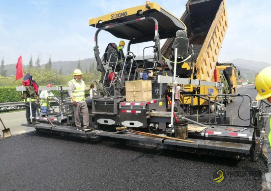 徐工成套沥青设备助力沈海高速施工 沥青网，sinoasphalt.com