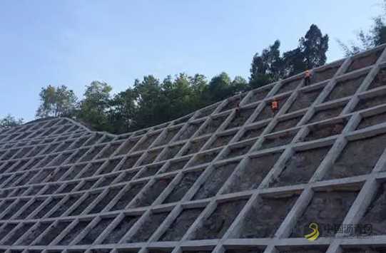 边坡锚固防护——锚杆框架和预应力锚索（锚杆）标准化施工图解！ 沥青网，sinoasphalt.com