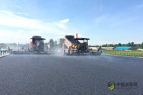 冲击式压路机用在哪里？高速扩建中冲击碾压机的作用 沥青网，sinoasphalt.com