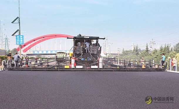 冲击式压路机用在哪里？高速扩建中冲击碾压机的作用 沥青网，sinoasphalt.com