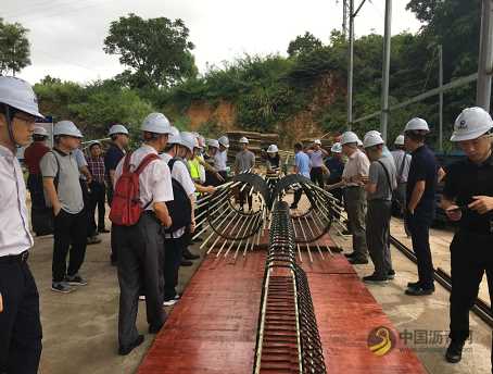 广东省公路学会组织在惠州盐洲大桥改造工程“新型复合玻璃纤维筋”应用施工现场开展技术观摩交流 沥青网，sinoasphalt.com