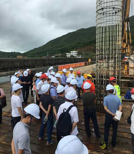 广东省公路学会组织在惠州盐洲大桥改造工程“新型复合玻璃纤维筋”应用施工现场开展技术观摩交流 沥青网，sinoasphalt.com