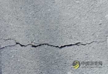 沥青路面裂缝的主要形式及修复 沥青网，sinoasphalt.com