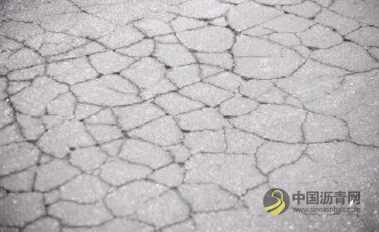 沥青路面裂缝成因分析及预防,太实用了! 沥青网,sinoasphalt.com