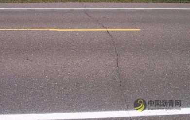沥青路面裂缝成因分析及预防,太实用了! 沥青网,sinoasphalt.com