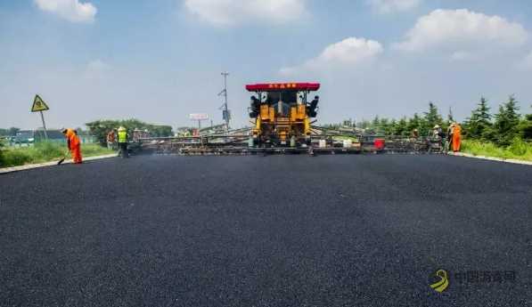 沥青混凝土路面透层、粘层、封层的作用及施工！ 沥青网，sinoasphalt.com