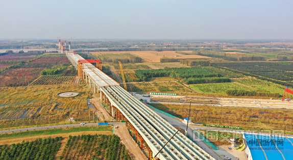 黄河下游跨径最大的桥梁——沾临高速黄河特大桥变截面钢混组合梁全部架设完成 沥青网,sinoasphalt.com