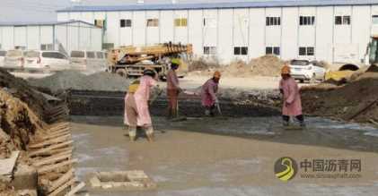 中国一冶：高铁站广场首段沥青道路混凝土浇筑完成 沥青网，sinoasphalt.com