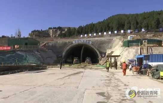 计划明年通车，这条通章丘的路铺沥青了 沥青网，sinoasphalt.com