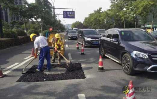 沥青路面快速修补固化通车 沥青网，sinoasphalt.com