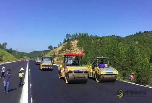 公路基层热拌沥青碎石的施工 沥青网，sinoasphalt.com