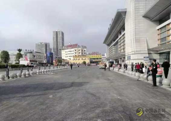 地砖换沥青!广元火车站送客平台恢复通车 沥青网,sinoasphalt.com