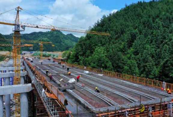 湖北恩施：冲刺张南高速全线通车 沥青网，sinoasphalt.com