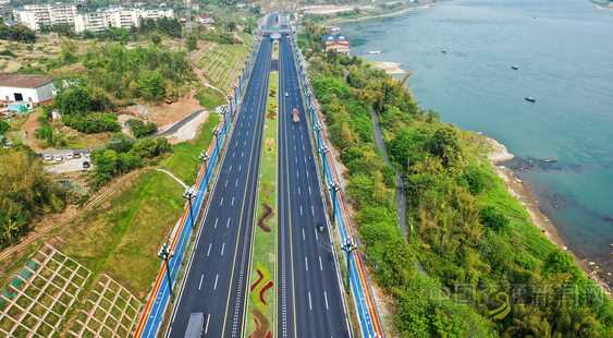 最美沿江路拓宽 沥青网,sinoasphalt.com