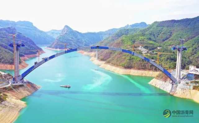 喜换“银装”!在建世界最大跨径拱桥预计年底建成通车 沥青网,sinoasphalt.com