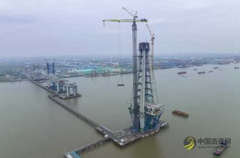 常泰长江大桥南北主塔全面转入上塔柱施工 沥青网，sinoasphalt.com