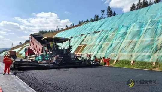 龙寻高速进入沥青路面摊铺阶段 沥青网,sinoasphalt.com