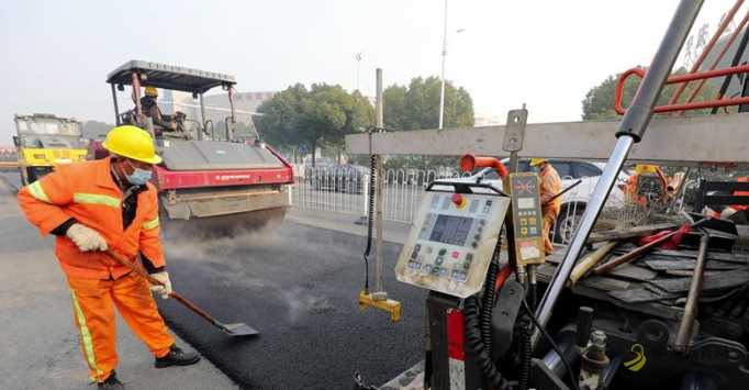 安庆市沥青路面维修用上“就地热再生技术” 沥青网，sinoasphalt.com