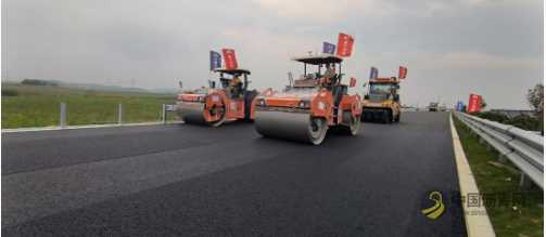 全力以赴，争分夺秒！上横高速公路路面项目展风采 沥青网，sinoasphalt.com