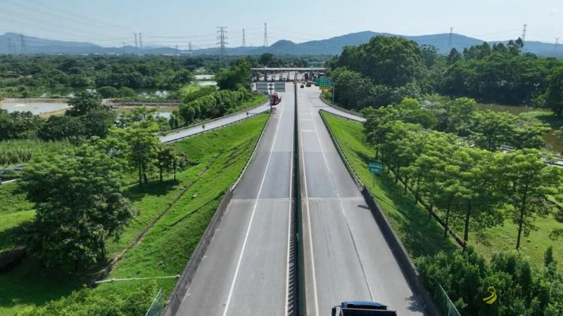 超养眼！这里的公路太太太美了！ 沥青网，sinoasphalt.com