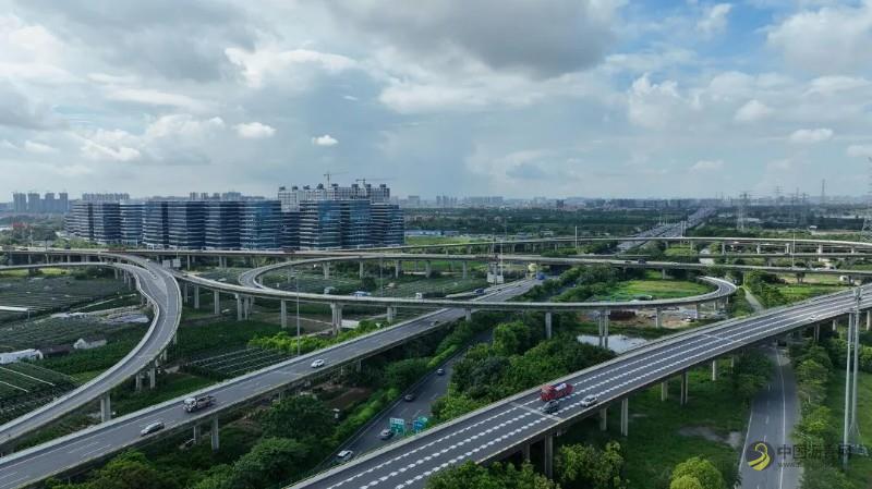 超养眼！这里的公路太太太美了！ 沥青网，sinoasphalt.com