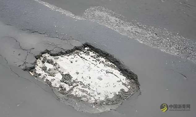 道路沥青路面裂缝和坑槽维修技术的应用 沥青网，sinoasphalt.com