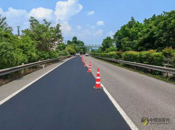 科技赋能道路养护！江綦高速超粘磨耗层工艺打造智慧交通新样板 沥青网，sinoasphalt.com