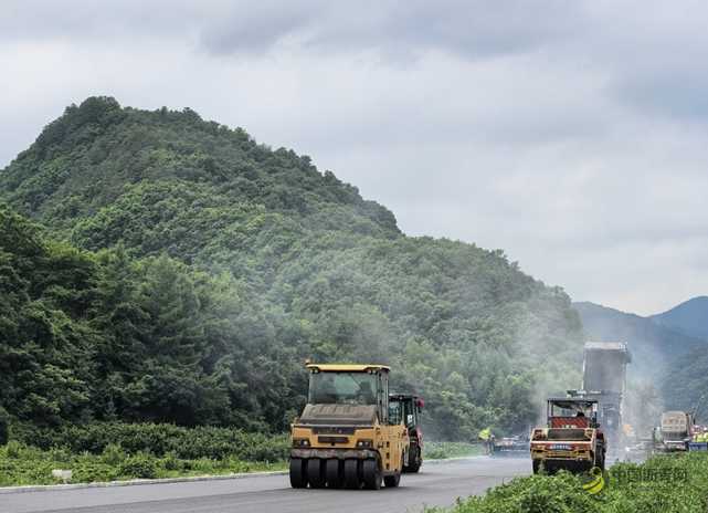 本桓高速十工区项目主线沥青施工全部完成 沥青网,sinoasphalt.com